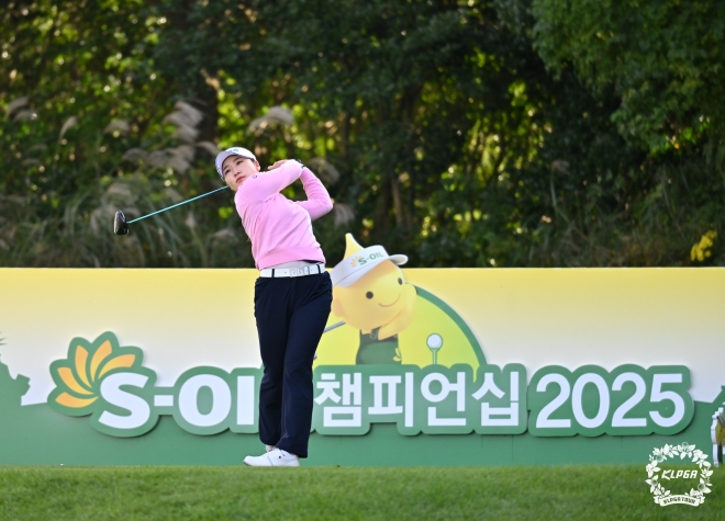 <b>최가빈</b>, 생존경쟁 혈투 벌어진 에쓰오일 <b>챔피언십</b> 첫날 <b>선두</b>…‘가을여...