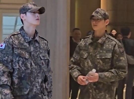 일병 <b>차은우</b> <b>APEC 만찬</b> 깜짝 사회…정상들 선물로는 ‘만파식적’