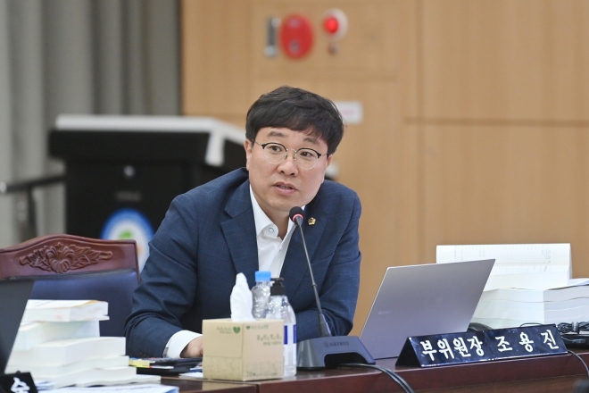 7일 도교육청 행정사무감사에서 질의하는 조용진 의원. 경북도의회 제공