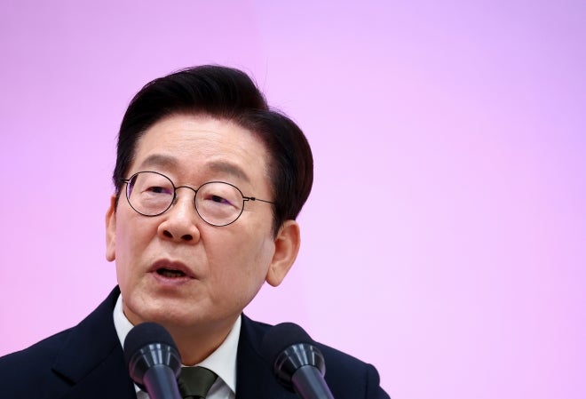 이대통령 “실수해도 끝 아니다”…<b>수험생</b>에 ‘<b>응원</b> 메시지’