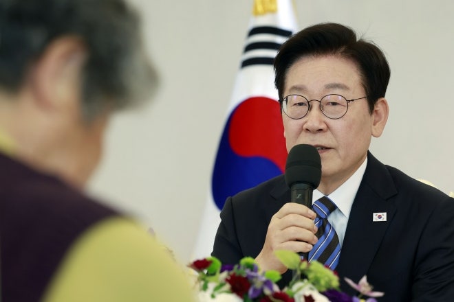 李대통령 “대한민국, 역사의 분기점…과감한 <b>구조개혁</b> 필요”