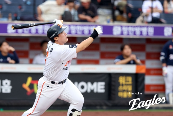 주전 밀린 한화 72억 FA <b>안치홍</b>, <b>키움</b> 유니폼 입는다…2차 드래프트