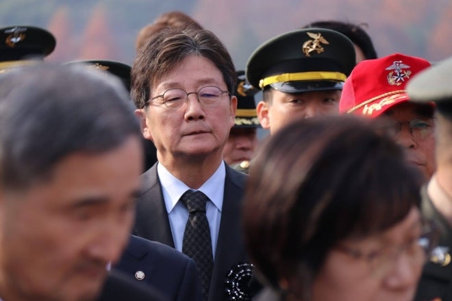 유승민, 올해도 <b>연평도 포격전</b> 추모식…“우리들의 영웅 잊지 않기를”