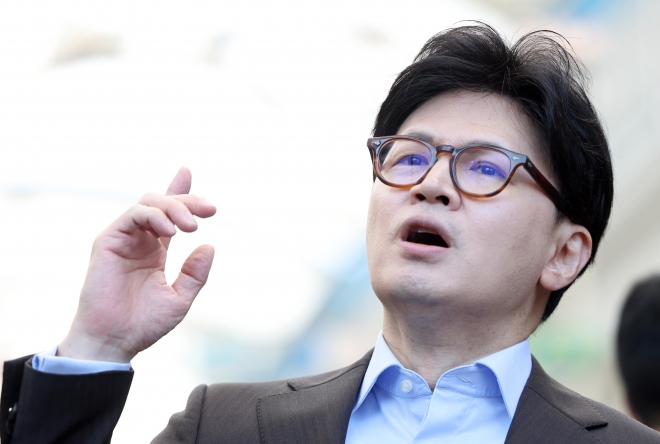 한동훈, 가족 연루 의혹 당게 조사에 당 퇴행 발끈