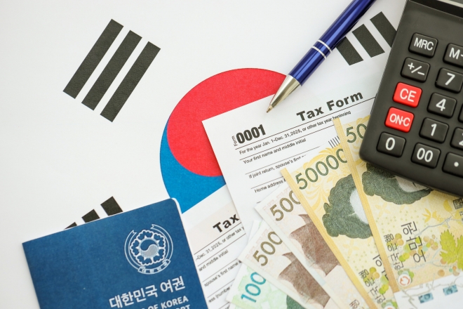 월급은 조금 세금은 두 배 물가도 올라 허리 휘는 요즘