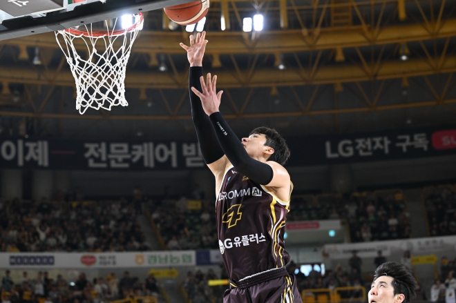프로농구 LG, 군 제대 후 최다득점 폭격한 양홍석 앞세워 선두 질주…고...