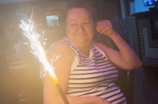 살을 빼기 위해 불법 시술을 받았다가 목숨을 잃은 50대 영국 여성의 안타까운 사연이 전해졌다.ITV 캡처