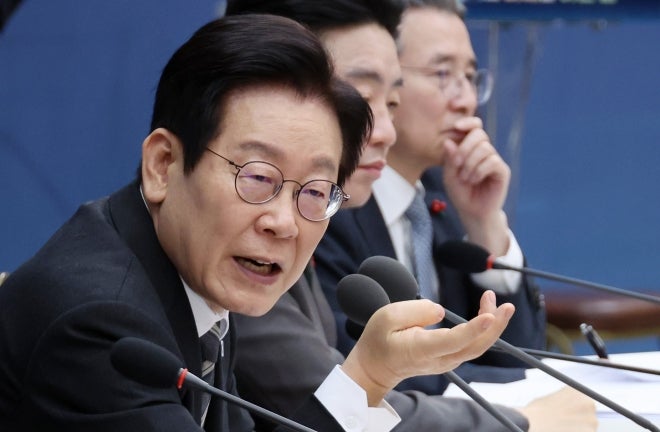 李대통령, <b>개인정보</b> 유출 <b>과징금</b> 상향 지시 “시행령 고치자”