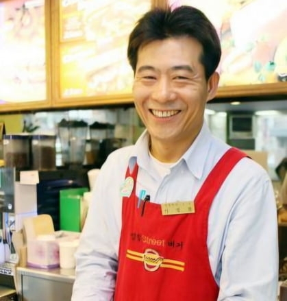 고려대학교 명물‘영철버거’대표 이영철(사진)씨가 별세했다.연합뉴스