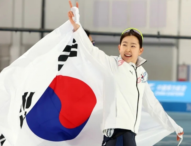 빙속 <b>김민선</b>, 올림픽 시즌 <b>월드컵</b> 첫 입상…500m <b>동메달</b>