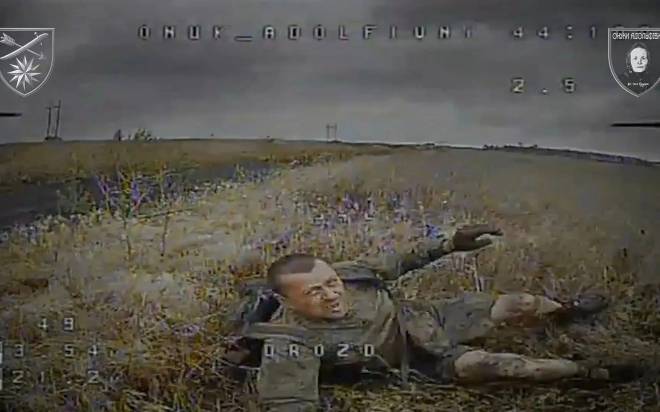 러시아 군인들이 보호장구도 없이 최전선에 내몰리고 있는 것으로 알려졌다.영상 캡처