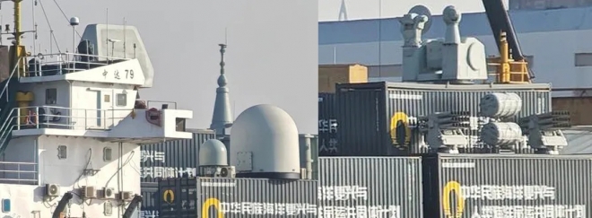 중국 화물선 갑판에 설치된 레이더와 근접방어체계로 보이는 장비를 확대한 모습.컨테이너 상부에 센서와 방어 무기를 배치해 상선을 전투 플랫폼으로 전환하려는 구상이 드러난다.중국 인터넷 캡처