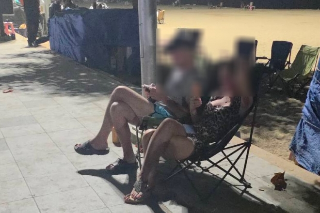 태국 해변에서 웬 커플이… ㅋㅋㅋ