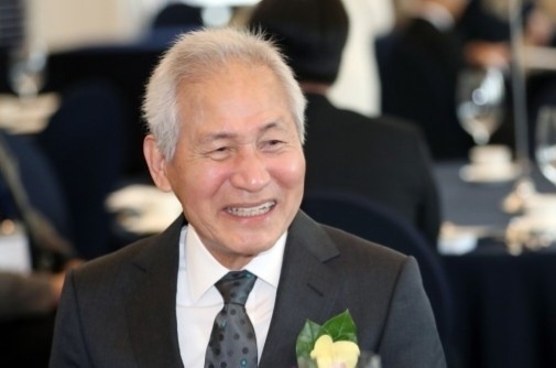 ‘국민배우’안성기가 2023년 열린 제4회 4·19민주평화상 시상식에서 수상자로 선정된 백발의 안성기.뉴스1