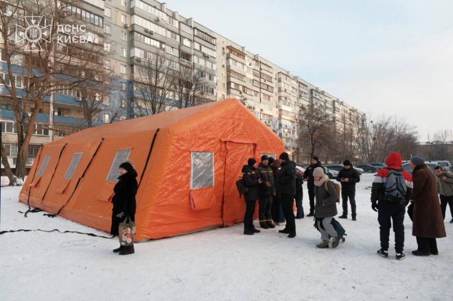 11일(현지시간) 우크라이나 비상사태청은 수도 키이우 아파트 단지 내에 한국이 지원한 발전기를 설치했다고 밝혔다.앞서 박기창 주우크라이나 대사는 지난해 8월 우크라이나 비상사태청을 방문해 수송버스 3대와 중소형 발