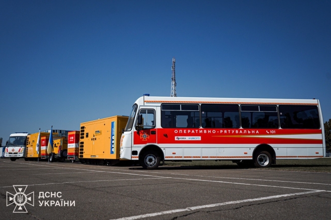 11일(현지시간) 우크라이나 비상사태청은 수도 키이우 아파트 단지 내에 한국이 지원한 발전기를 설치했다고 밝혔다.앞서 박기창 주우크라이나 대사는 지난해 8월 우크라이나 비상사태청을 방문해 수송버스 3대와 중소형 발