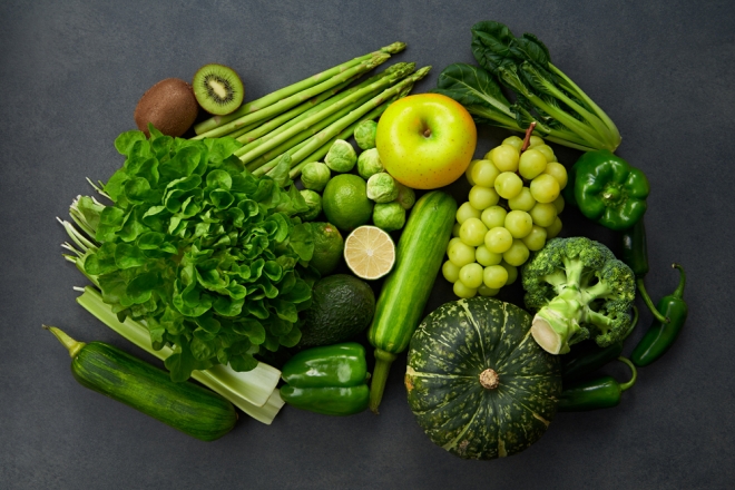 식이섬유가 풍부한 채소와 과일.전문가들은 건강한 노화를 위해 식단에서 식이섬유 섭취를 우선하라고 조언한다.아이클릭아트