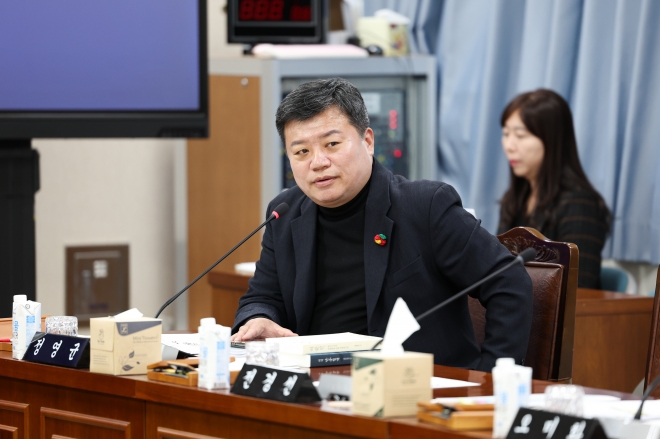 정영균 도의원이 정부의 지방소비세율 인상 및 국세·지방세 구조 개편과 관련해 전남도의 정교한 재정 대응 전략 마련을 주문하고 있다.