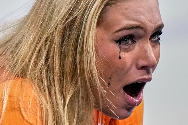 2000억 스타 남친 앞 금메달…눈물에 번진 마스카라 [포착]