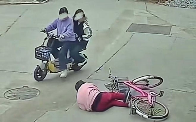 “넘어진 노인 부축했더니 4500만원 요구” 여중생들 피소, 중국서 논란…전문가 분석은 (영상)