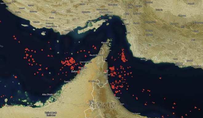 5일 오후 3시 30분 기준 선박 추적프로그램 ‘마린 트래픽’로 바라본 호르무즈 해협. 2026.3.5 마린 트래픽 캡처