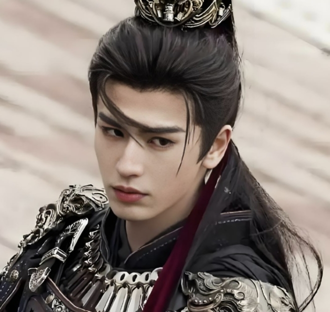 중국 드라마 ‘옥을 찾아서’(원제 : 축옥)의 남자 주인공인 ‘셰징’ 역을 맡은 배우 장링허. 가상의 중국 고대 장군 역할을 맡았으나 얼굴에 화장을 진하게 해 ‘파운데이션 장군’이라는 웃지 못할 별명을 얻었다. 자료