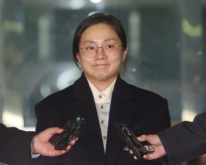 “<b>박나래</b> 자택 절도, 매니저 의심돼”…신상정보 넘긴 前<b>남친</b> ‘<b>무혐의</b>...