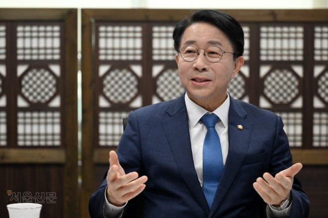 22대 후반기 <b>국회의장</b>에 민주당 <b>조정식</b> 의원 선출