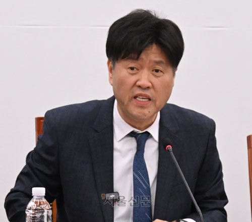 ‘李 대통령 최측근’ 김용, 정청래 공개 저격 “인식 나태…지도부 책임져야”
