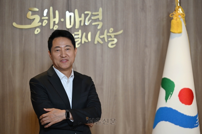 오세훈 서울시장이 서울시청에서 서울신문과 인터뷰를 하고 있다. 2026.6.15 홍윤기 기자