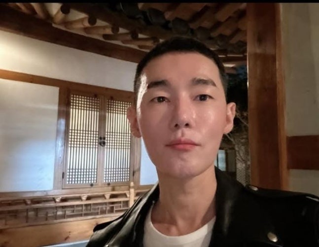 “혐오가 전국민의 놀이인가”… 허지웅, 배재고 야구부 옹호한 정치인 직격