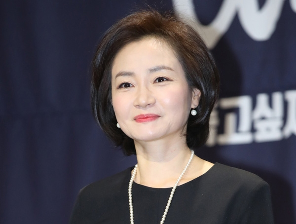 <b>배우</b>인 줄만 알았는데…“지드래곤 중학교 담임” 이력 밝힌 여<b>배우</b>