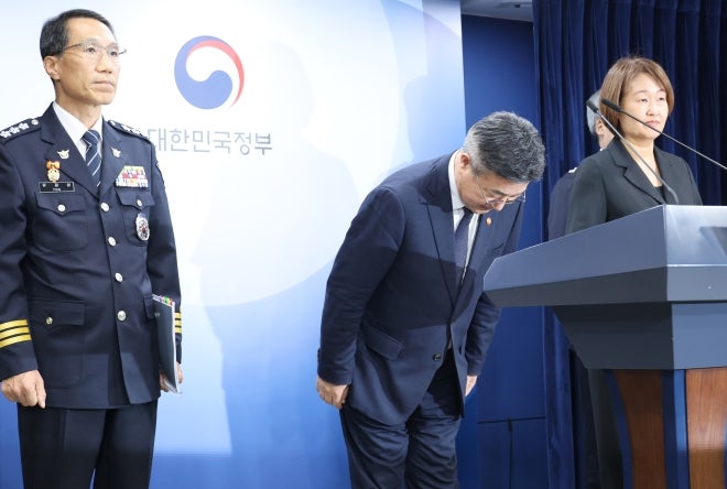 [속보] 윤호중 장관, ‘장윤기 사건’ 대국민 사과… “<b>경찰 순환인사</b>제...