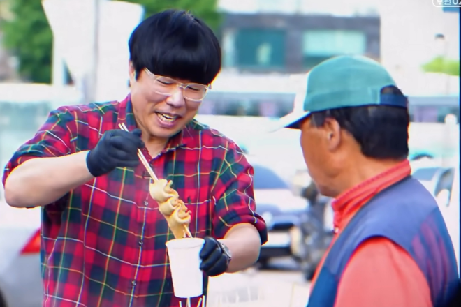 <b>표인봉</b>, 방송서 안 보이더니…<b>서울역</b> 노숙인 옆 포착 ‘목사 된 근황’