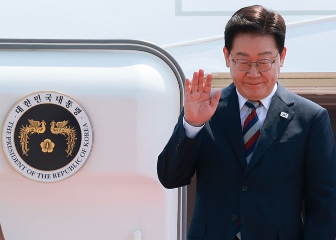 李<b>대통령</b>, 7시간 반 부동산·증시 <b>회의</b>…“공급대책 전면 재<b>점검</b>하라”