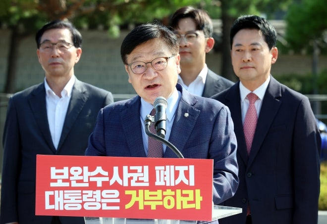 野 “세금 핵폭탄·최악의 징벌 증세…<b>李</b>, 대선 때는 허풍·국민은 토론...