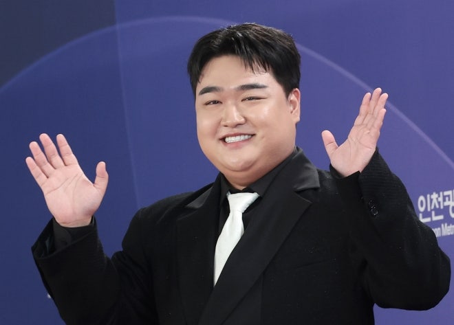 “소변 묻은 속옷까지 빨았다”…‘근육병’ 초등생 도운 공익, ‘SNL 대...