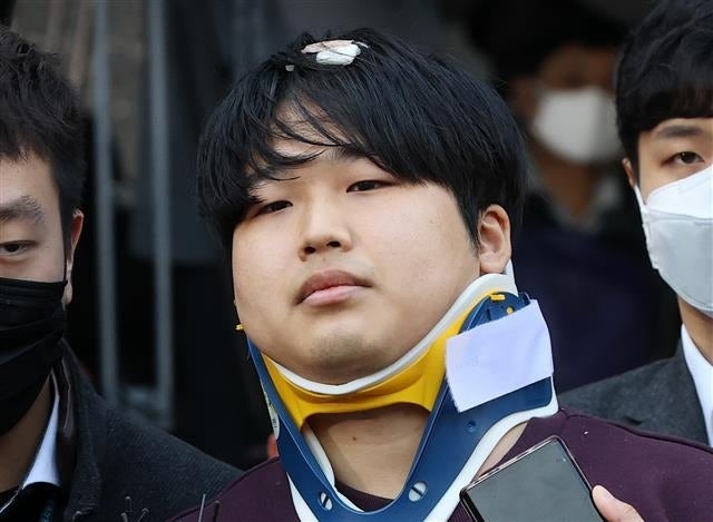‘47년 징역형’ <b>조주빈</b>, 성폭행 감형 노린 <b>헌법소원</b> ‘<b>기각</b>’