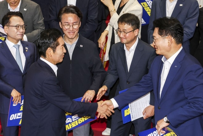與전대 <b>호남</b> 혈투… <b>투표율</b> 50% 넘나
