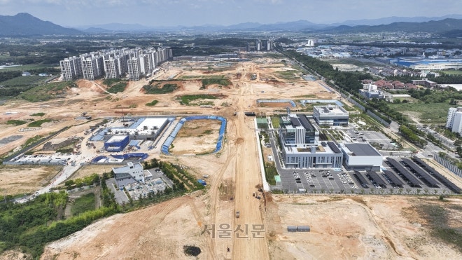 1.8→2.5→3.5% 경제성장 전망 ‘껑충’… <b>무디스</b> “반도체 호황 계속, ...