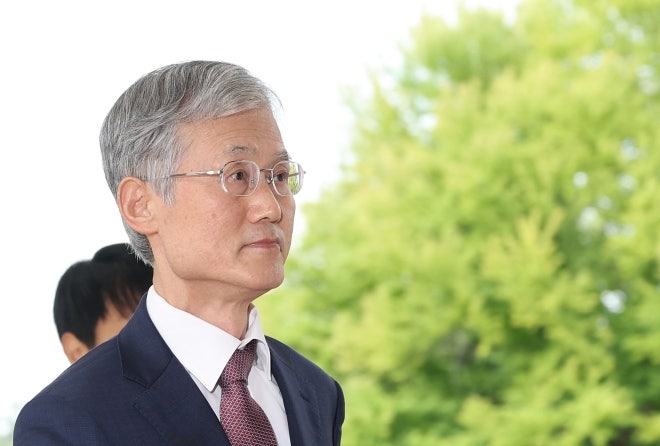 靑 “손봉기 대법관 후보자 임명동의안 제출하지 않기로…<b>조희대</b>에 재...