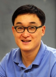 [데스크 시각] <b>트럼프</b>의 ‘반공’, 윤석열의 종북세력
