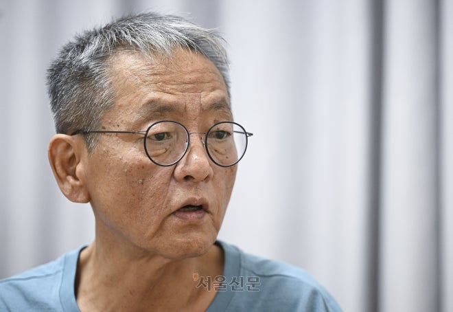 온 국민 울린 ‘<b>피터팬 아빠</b>’ <b>전경철</b> 작가 <b>별세</b>…“아들, 희미하게 날...