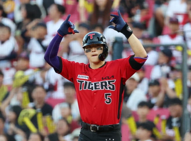 이것이 슈퍼스타다! 홈런 1위 <b>김도영 8월 MVP</b> 선정…곽빈 제쳤다