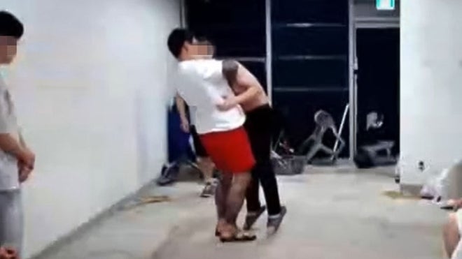조폭 출신 격투기 선수 ‘<b>초크</b>’에 20대 신체 마비…정찬성 “계약 해지...