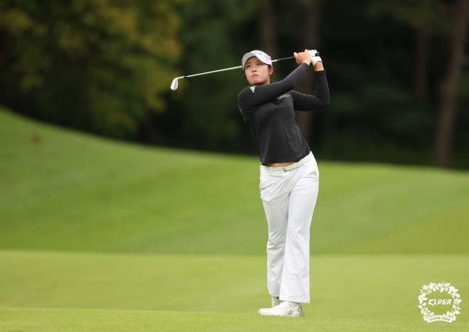 <b>KLPGA</b> 다승 1위 서교림, 시즌 5승 향해 순항…KB금융 챔피언십 첫날 3언...