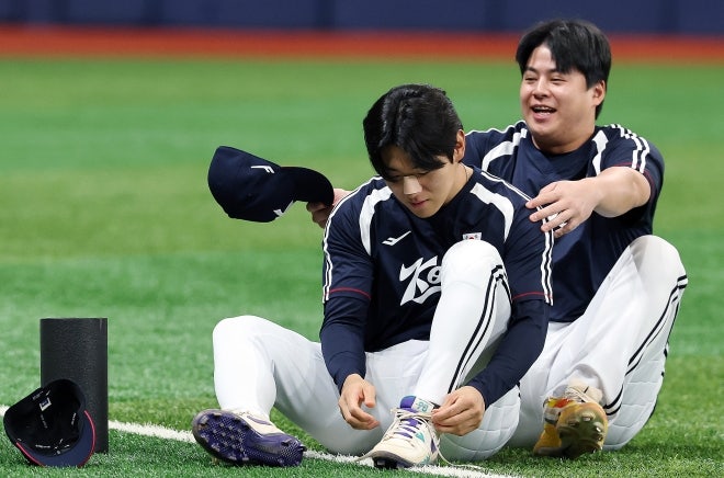 “(김)도영이라면 내줘야죠”...<b>주장</b> <b>노시환</b>이 AG <b>대표팀</b> 3루 양보한 까...