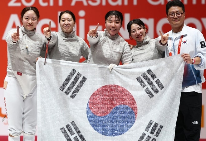 [속보] 韓<b>펜싱</b> <b>여자</b> 사브르, 8년 만에 아시안게임 단체전 금메달