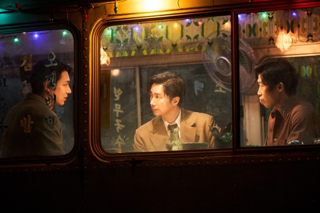 ‘암살자(들)’의 한 장면.하이브미디어코프 제공