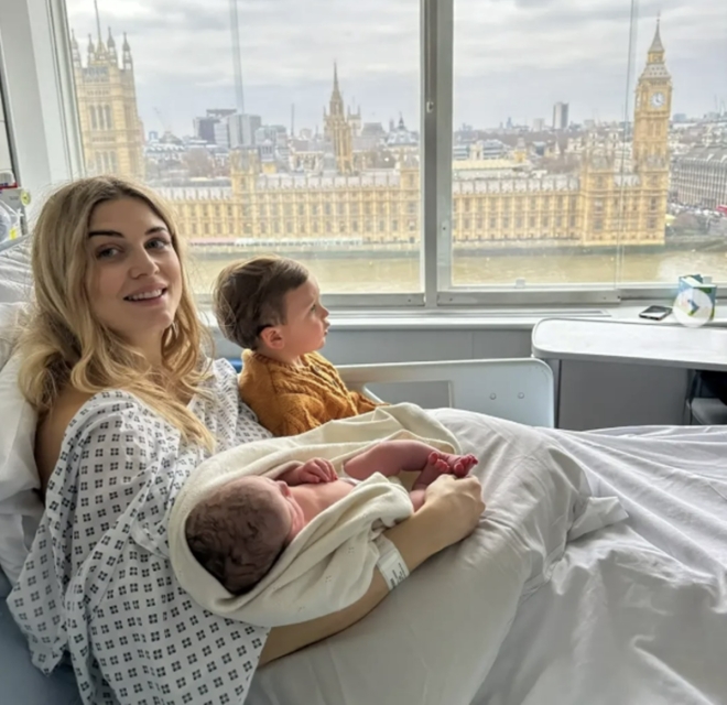 2023년 3월 둘째 딸을 출산한 애슐리 제임스.인스타그램(@ashleylouisejames) 캡처